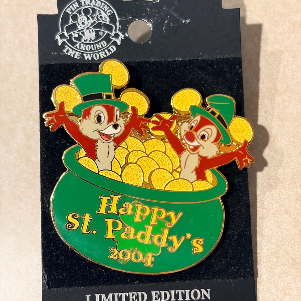 Disney Chip and Dale St. Paddy's 2004 LE Pin NOC